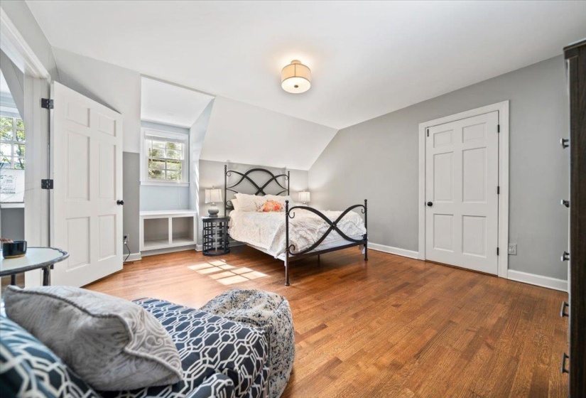 816 REDDOCH ST, Memphis, Tennessee 38120, 4 Bedroom Bedrooms, 10 Room Rooms,3.1 BathroomBathrooms,Residential,For Sale,REDDOCH,0,10229109