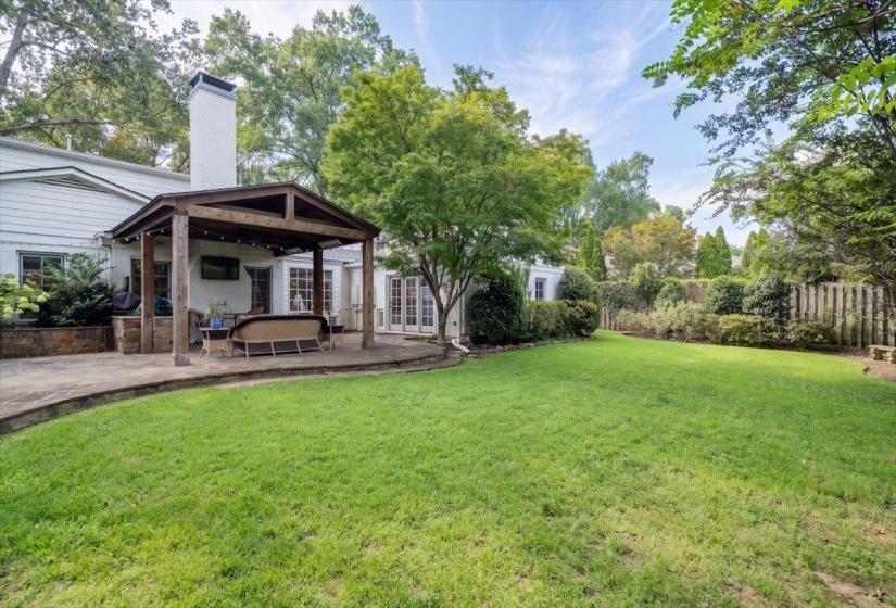 816 REDDOCH ST, Memphis, Tennessee 38120, 4 Bedroom Bedrooms, 10 Room Rooms,3.1 BathroomBathrooms,Residential,For Sale,REDDOCH,0,10229109
