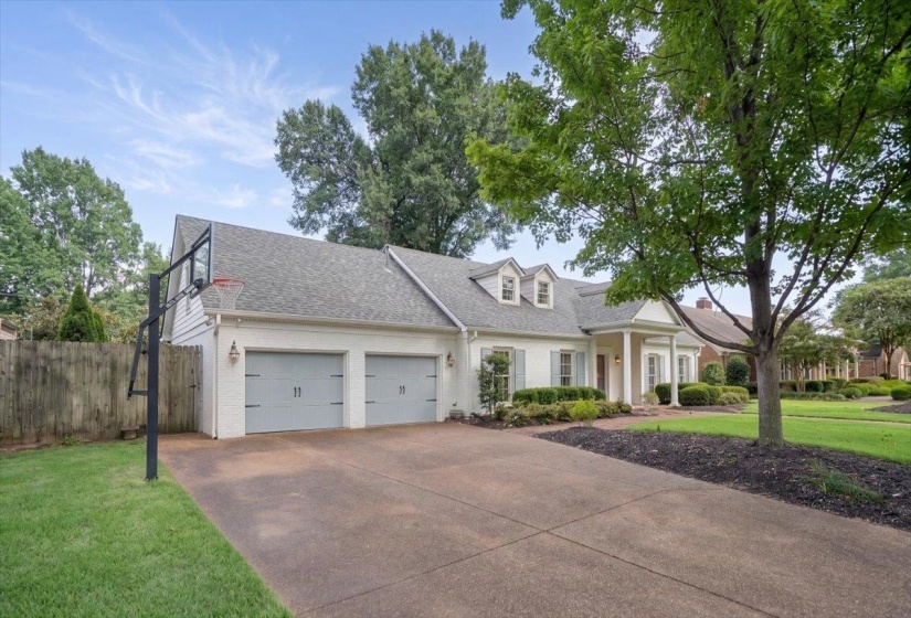 816 REDDOCH ST, Memphis, Tennessee 38120, 4 Bedroom Bedrooms, 10 Room Rooms,3.1 BathroomBathrooms,Residential,For Sale,REDDOCH,0,10229109