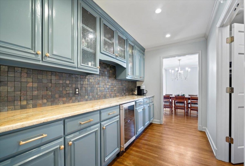 816 REDDOCH ST, Memphis, Tennessee 38120, 4 Bedroom Bedrooms, 10 Room Rooms,3.1 BathroomBathrooms,Residential,For Sale,REDDOCH,0,10229109