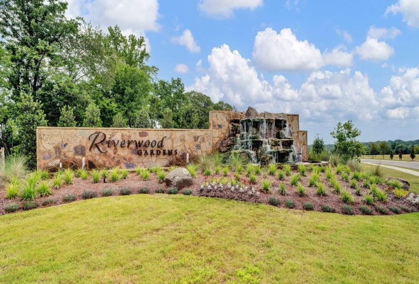 485 RIVERDALE DR, Oakland, Tennessee 38060, 3 Bedroom Bedrooms, 6 Room Rooms,2 BathroomBathrooms,Residential,For Sale,RIVERDALE,0,10229110