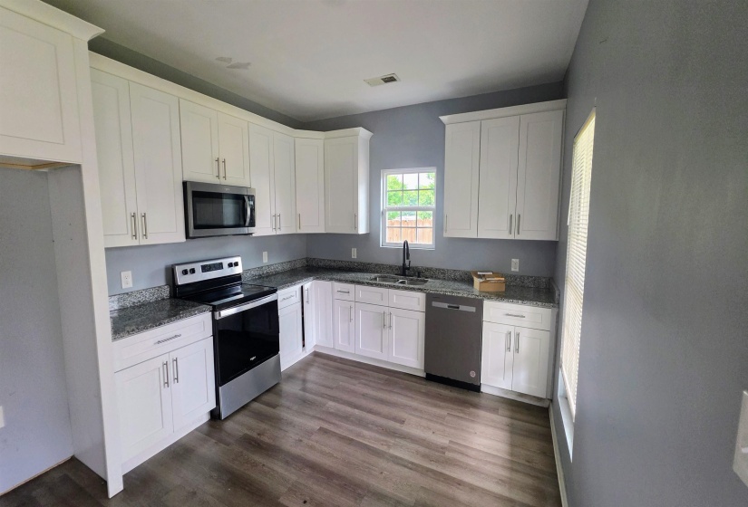 1551 CANE RD, Memphis, Tennessee 38106, 4 Bedroom Bedrooms, 6 Room Rooms,2 BathroomBathrooms,Residential,For Sale,CANE,0,10229076