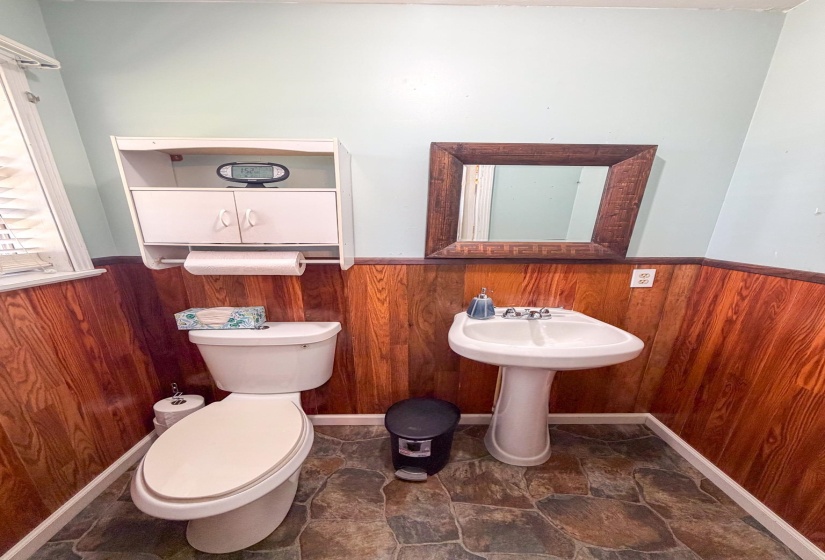 1580 MAGNOLIA CIR, Iuka, Mississippi 38852, 3 Bedroom Bedrooms, 8 Room Rooms,1.1 BathroomBathrooms,Residential,For Sale,MAGNOLIA,0,10229081