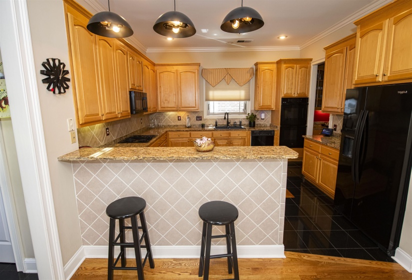 100 FOUNDERS LN, Memphis, Tennessee 38103, 4 Bedroom Bedrooms, 8 Room Rooms,3.1 BathroomBathrooms,Residential,For Sale,FOUNDERS,0,10229084