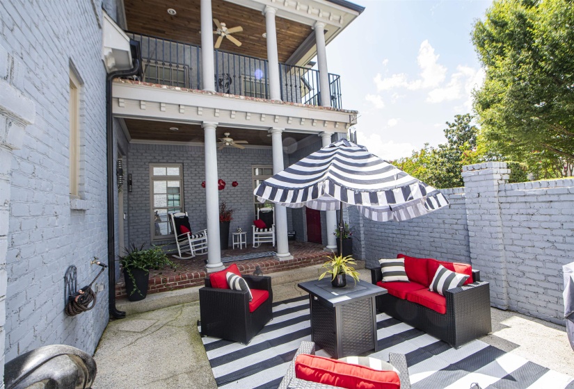 100 FOUNDERS LN, Memphis, Tennessee 38103, 4 Bedroom Bedrooms, 8 Room Rooms,3.1 BathroomBathrooms,Residential,For Sale,FOUNDERS,0,10229084