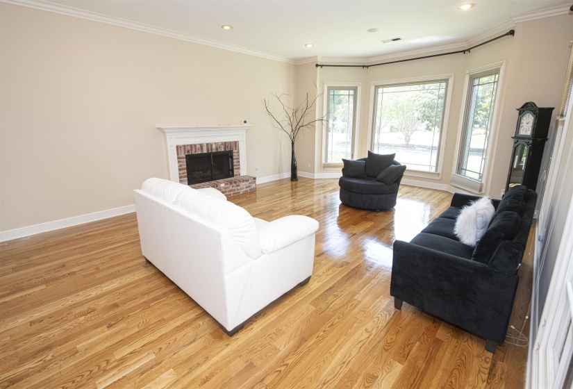 100 FOUNDERS LN, Memphis, Tennessee 38103, 4 Bedroom Bedrooms, 8 Room Rooms,3.1 BathroomBathrooms,Residential,For Sale,FOUNDERS,0,10229084