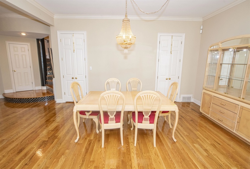 100 FOUNDERS LN, Memphis, Tennessee 38103, 4 Bedroom Bedrooms, 8 Room Rooms,3.1 BathroomBathrooms,Residential,For Sale,FOUNDERS,0,10229084