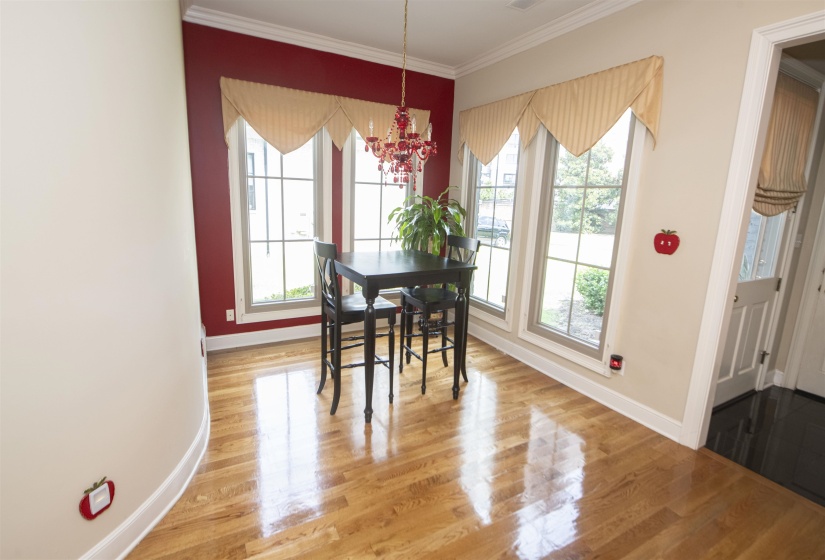 100 FOUNDERS LN, Memphis, Tennessee 38103, 4 Bedroom Bedrooms, 8 Room Rooms,3.1 BathroomBathrooms,Residential,For Sale,FOUNDERS,0,10229084