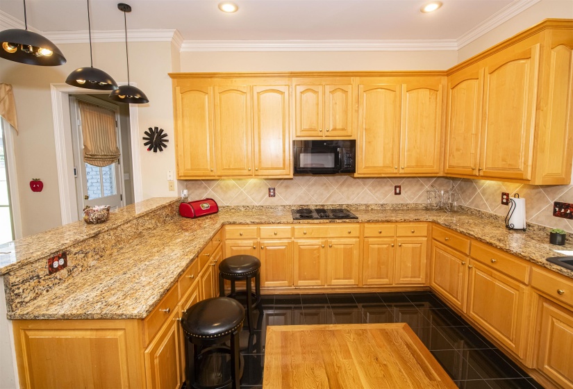 100 FOUNDERS LN, Memphis, Tennessee 38103, 4 Bedroom Bedrooms, 8 Room Rooms,3.1 BathroomBathrooms,Residential,For Sale,FOUNDERS,0,10229084