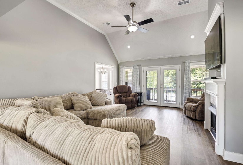 405 PERSIMMON LN, Lexington, Tennessee 38351, 3 Bedroom Bedrooms, 5 Room Rooms,2 BathroomBathrooms,Residential,For Sale,PERSIMMON,0,10229087