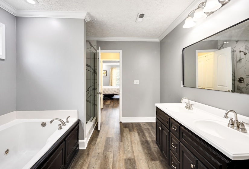 405 PERSIMMON LN, Lexington, Tennessee 38351, 3 Bedroom Bedrooms, 5 Room Rooms,2 BathroomBathrooms,Residential,For Sale,PERSIMMON,0,10229087