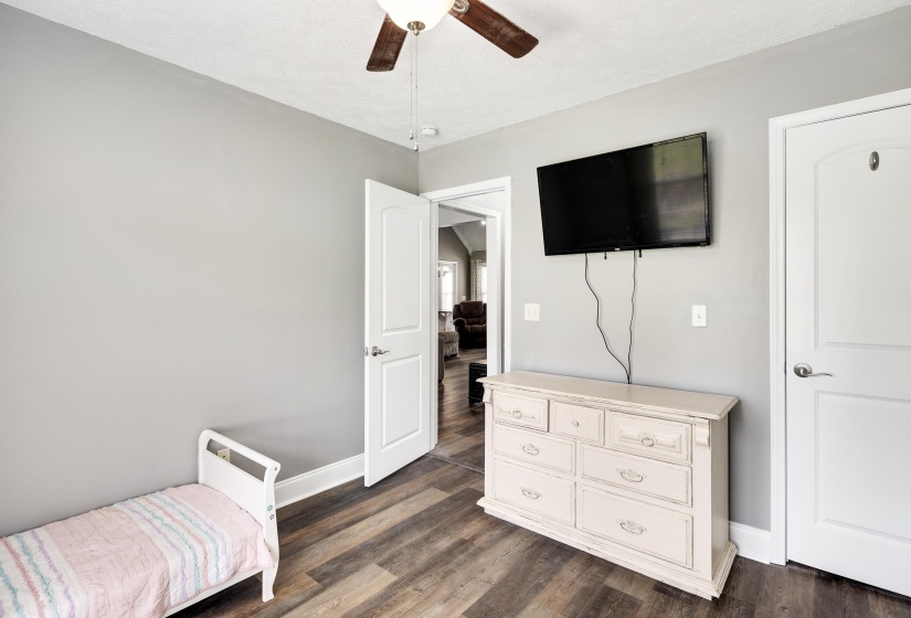 405 PERSIMMON LN, Lexington, Tennessee 38351, 3 Bedroom Bedrooms, 5 Room Rooms,2 BathroomBathrooms,Residential,For Sale,PERSIMMON,0,10229087