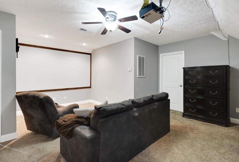405 PERSIMMON LN, Lexington, Tennessee 38351, 3 Bedroom Bedrooms, 5 Room Rooms,2 BathroomBathrooms,Residential,For Sale,PERSIMMON,0,10229087