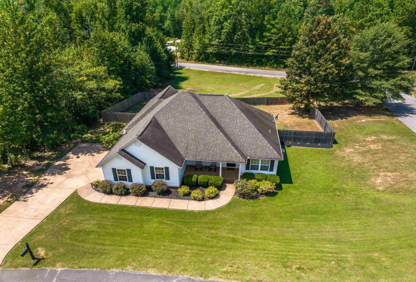 405 PERSIMMON LN, Lexington, Tennessee 38351, 3 Bedroom Bedrooms, 5 Room Rooms,2 BathroomBathrooms,Residential,For Sale,PERSIMMON,0,10229087
