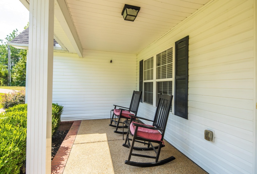 405 PERSIMMON LN, Lexington, Tennessee 38351, 3 Bedroom Bedrooms, 5 Room Rooms,2 BathroomBathrooms,Residential,For Sale,PERSIMMON,0,10229087