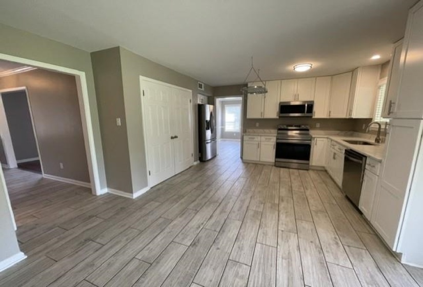 2811 MCVAY TRAIL DR, Memphis, Tennessee 38119, 4 Bedroom Bedrooms, 8 Room Rooms,2.1 BathroomBathrooms,Residential,For Sale,MCVAY TRAIL,0,10229088