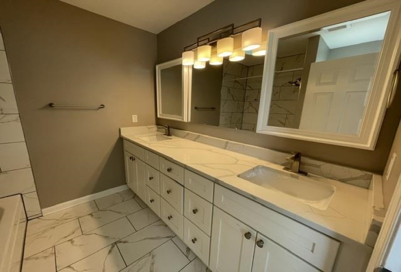 2811 MCVAY TRAIL DR, Memphis, Tennessee 38119, 4 Bedroom Bedrooms, 8 Room Rooms,2.1 BathroomBathrooms,Residential,For Sale,MCVAY TRAIL,0,10229088