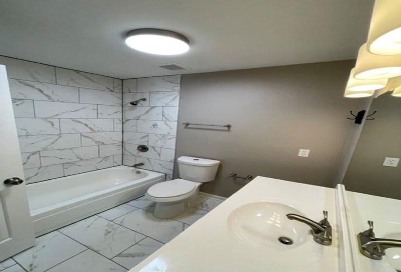 2811 MCVAY TRAIL DR, Memphis, Tennessee 38119, 4 Bedroom Bedrooms, 8 Room Rooms,2.1 BathroomBathrooms,Residential,For Sale,MCVAY TRAIL,0,10229088