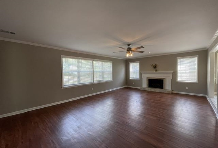 2811 MCVAY TRAIL DR, Memphis, Tennessee 38119, 4 Bedroom Bedrooms, 8 Room Rooms,2.1 BathroomBathrooms,Residential,For Sale,MCVAY TRAIL,0,10229088