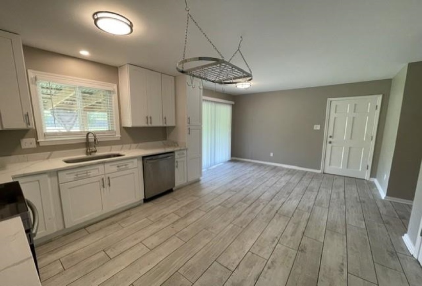 2811 MCVAY TRAIL DR, Memphis, Tennessee 38119, 4 Bedroom Bedrooms, 8 Room Rooms,2.1 BathroomBathrooms,Residential,For Sale,MCVAY TRAIL,0,10229088