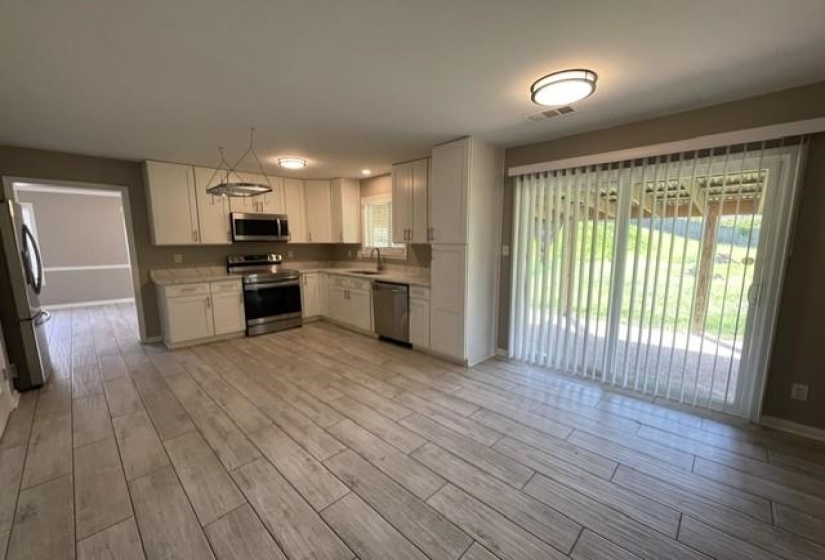 2811 MCVAY TRAIL DR, Memphis, Tennessee 38119, 4 Bedroom Bedrooms, 8 Room Rooms,2.1 BathroomBathrooms,Residential,For Sale,MCVAY TRAIL,0,10229088