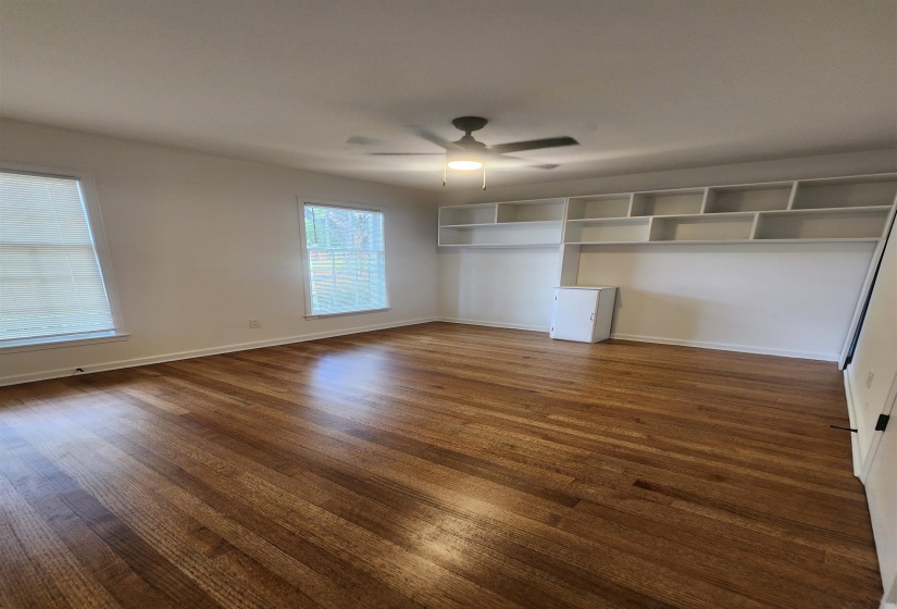 1192 WHITING ST, Memphis, Tennessee 38117, 3 Bedroom Bedrooms, 10 Room Rooms,2 BathroomBathrooms,Residential,For Sale,WHITING,0,10229116