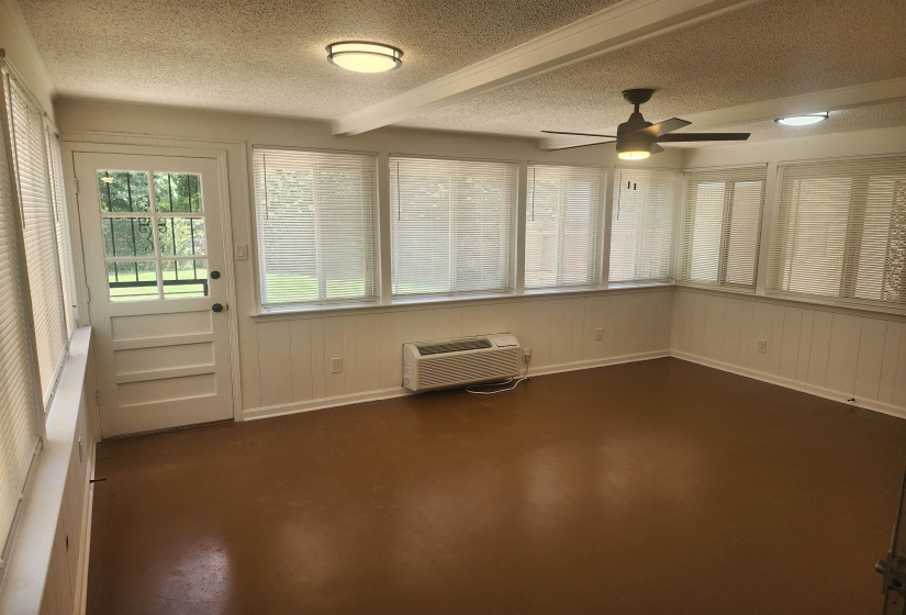 1192 WHITING ST, Memphis, Tennessee 38117, 3 Bedroom Bedrooms, 10 Room Rooms,2 BathroomBathrooms,Residential,For Sale,WHITING,0,10229116