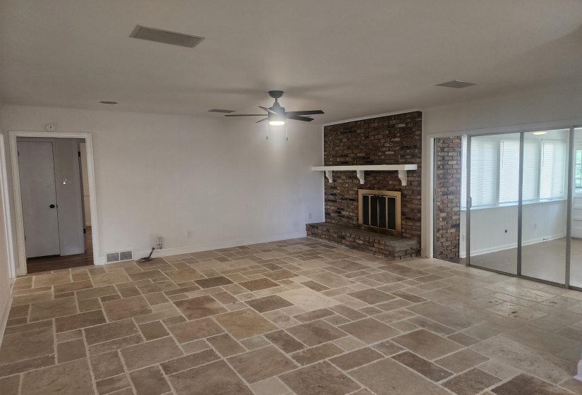 1192 WHITING ST, Memphis, Tennessee 38117, 3 Bedroom Bedrooms, 10 Room Rooms,2 BathroomBathrooms,Residential,For Sale,WHITING,0,10229116