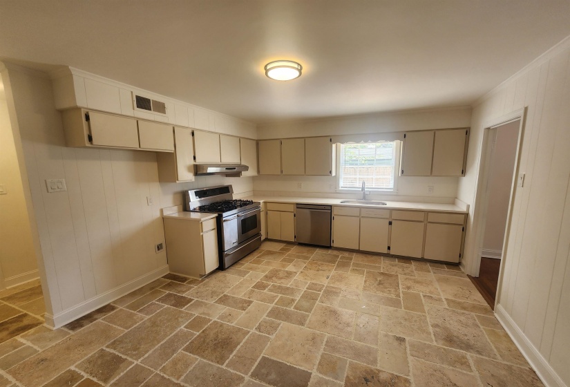 1192 WHITING ST, Memphis, Tennessee 38117, 3 Bedroom Bedrooms, 10 Room Rooms,2 BathroomBathrooms,Residential,For Sale,WHITING,0,10229116