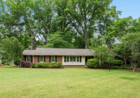 4898 COLE RD, Memphis, Tennessee 38117, 3 Bedroom Bedrooms, 8 Room Rooms,3 BathroomBathrooms,Residential,For Sale,COLE,0,10229122