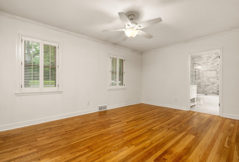4898 COLE RD, Memphis, Tennessee 38117, 3 Bedroom Bedrooms, 8 Room Rooms,3 BathroomBathrooms,Residential,For Sale,COLE,0,10229122
