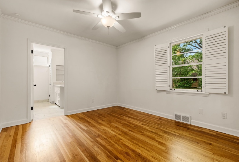 4898 COLE RD, Memphis, Tennessee 38117, 3 Bedroom Bedrooms, 8 Room Rooms,3 BathroomBathrooms,Residential,For Sale,COLE,0,10229122