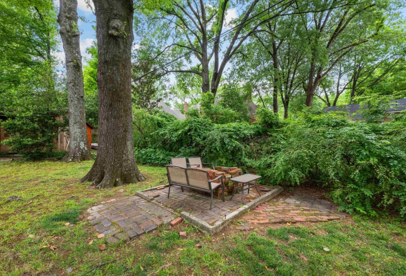 4898 COLE RD, Memphis, Tennessee 38117, 3 Bedroom Bedrooms, 8 Room Rooms,3 BathroomBathrooms,Residential,For Sale,COLE,0,10229122