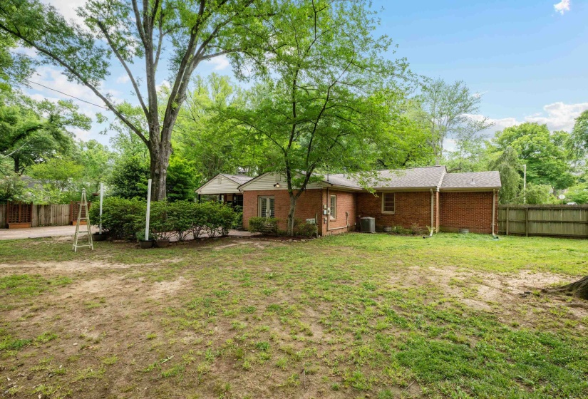 4898 COLE RD, Memphis, Tennessee 38117, 3 Bedroom Bedrooms, 8 Room Rooms,3 BathroomBathrooms,Residential,For Sale,COLE,0,10229122