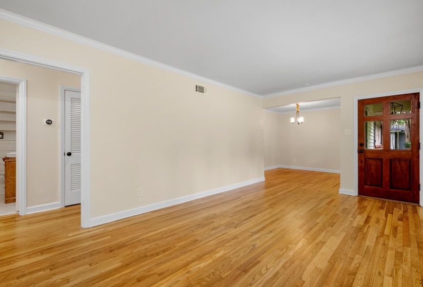 4898 COLE RD, Memphis, Tennessee 38117, 3 Bedroom Bedrooms, 8 Room Rooms,3 BathroomBathrooms,Residential,For Sale,COLE,0,10229122