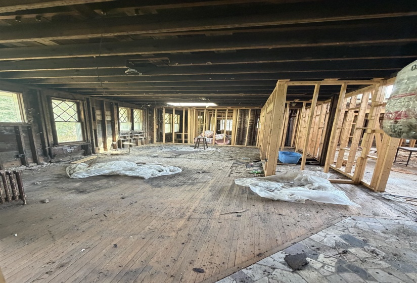 540 HAWTHORNE ST, Memphis, Tennessee 38112, 4 Bedroom Bedrooms, 11 Room Rooms,3 BathroomBathrooms,Residential,For Sale,HAWTHORNE,0,10229124