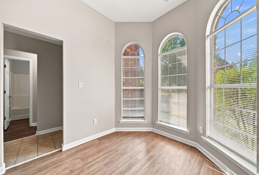 5698 SYCAMORE WOODS DR, Memphis, Tennessee 38134, 3 Bedroom Bedrooms, 6 Room Rooms,2 BathroomBathrooms,Residential,For Sale,SYCAMORE WOODS,0,10229127