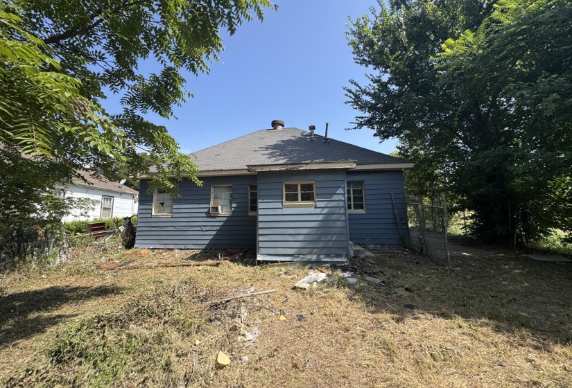 983 PERSON AVE, Memphis, Tennessee 38106, 2 Bedroom Bedrooms, 4 Room Rooms,1 BathroomBathrooms,Residential,For Sale,PERSON,0,10229129