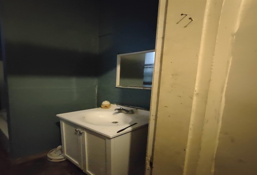 1021 CHELSEA AVE, Memphis, Tennessee 38107, 4 Bedroom Bedrooms, 8 Room Rooms,1.1 BathroomBathrooms,Residential,For Sale,CHELSEA,0,10229135