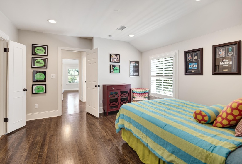 95 GROVE PARK CIR, Memphis, Tennessee 38117, 5 Bedroom Bedrooms, 11 Room Rooms,4.1 BathroomBathrooms,Residential,For Sale,GROVE PARK,0,10229137