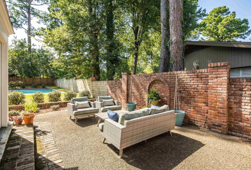 95 GROVE PARK CIR, Memphis, Tennessee 38117, 5 Bedroom Bedrooms, 11 Room Rooms,4.1 BathroomBathrooms,Residential,For Sale,GROVE PARK,0,10229137