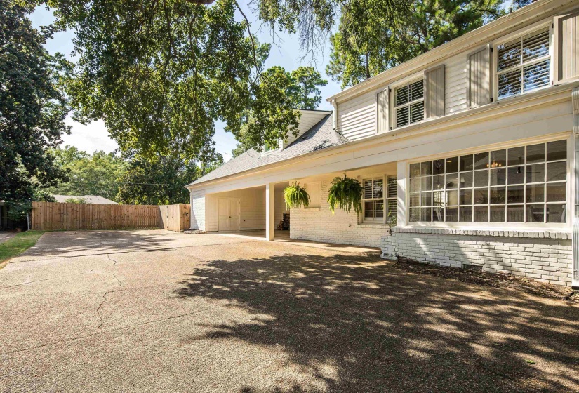 95 GROVE PARK CIR, Memphis, Tennessee 38117, 5 Bedroom Bedrooms, 11 Room Rooms,4.1 BathroomBathrooms,Residential,For Sale,GROVE PARK,0,10229137
