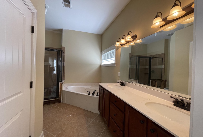 6916 LAGRANGE PINES DR, Cordova, Tennessee 38018, 3 Bedroom Bedrooms, 3 Room Rooms,2 BathroomBathrooms,Residential,For Sale,LAGRANGE PINES,0,10206269