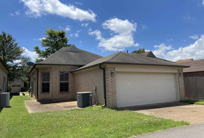 6916 LAGRANGE PINES DR, Cordova, Tennessee 38018, 3 Bedroom Bedrooms, 3 Room Rooms,2 BathroomBathrooms,Residential,For Sale,LAGRANGE PINES,0,10206269