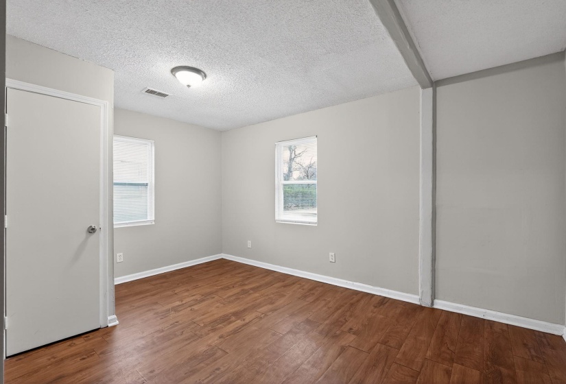 4314 FORD RD, Memphis, Tennessee 38109, 5 Bedroom Bedrooms, 8 Room Rooms,1.1 BathroomBathrooms,Residential,For Sale,FORD,0,10211186