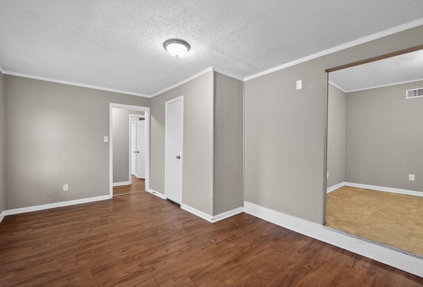 4314 FORD RD, Memphis, Tennessee 38109, 5 Bedroom Bedrooms, 8 Room Rooms,1.1 BathroomBathrooms,Residential,For Sale,FORD,0,10211186