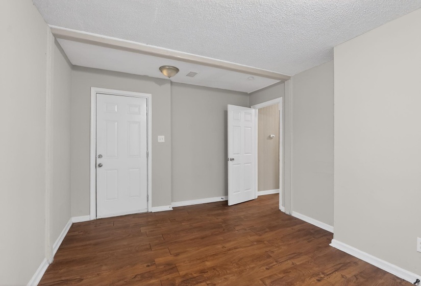 4314 FORD RD, Memphis, Tennessee 38109, 5 Bedroom Bedrooms, 8 Room Rooms,1.1 BathroomBathrooms,Residential,For Sale,FORD,0,10211186