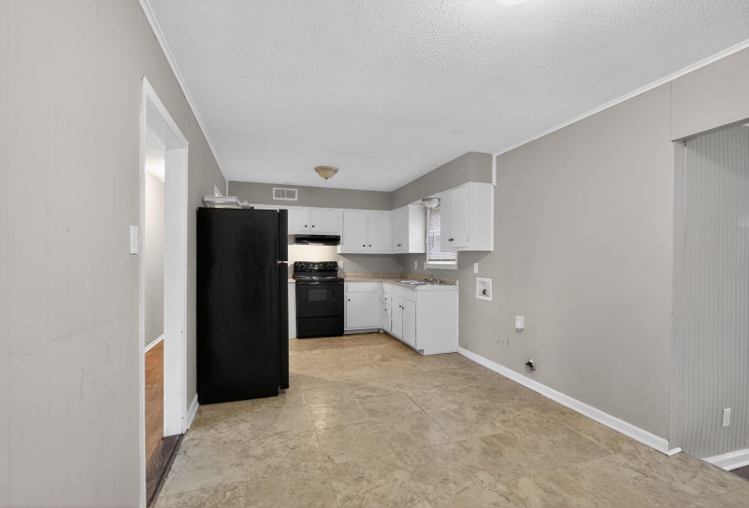 4314 FORD RD, Memphis, Tennessee 38109, 5 Bedroom Bedrooms, 8 Room Rooms,1.1 BathroomBathrooms,Residential,For Sale,FORD,0,10211186