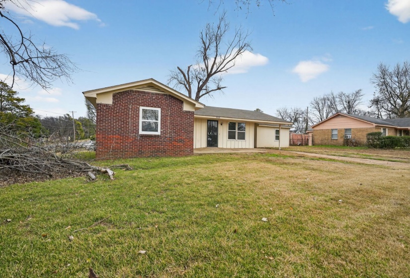 4314 FORD RD, Memphis, Tennessee 38109, 5 Bedroom Bedrooms, 8 Room Rooms,1.1 BathroomBathrooms,Residential,For Sale,FORD,0,10211186