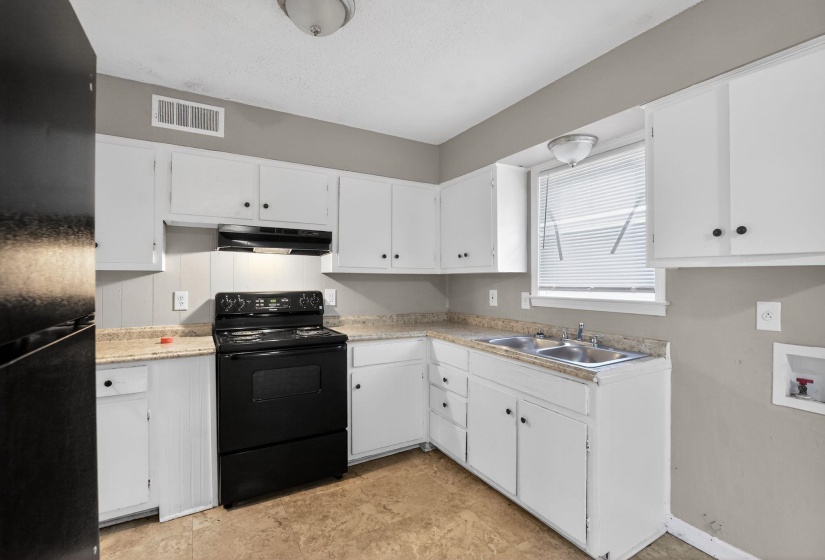 4314 FORD RD, Memphis, Tennessee 38109, 5 Bedroom Bedrooms, 8 Room Rooms,1.1 BathroomBathrooms,Residential,For Sale,FORD,0,10211186
